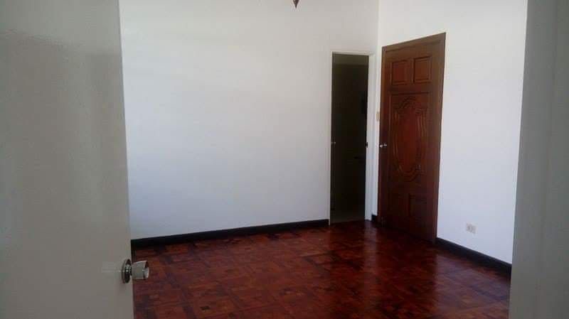 "2BR House for Rent in Dasmari?as Village, Makati"05