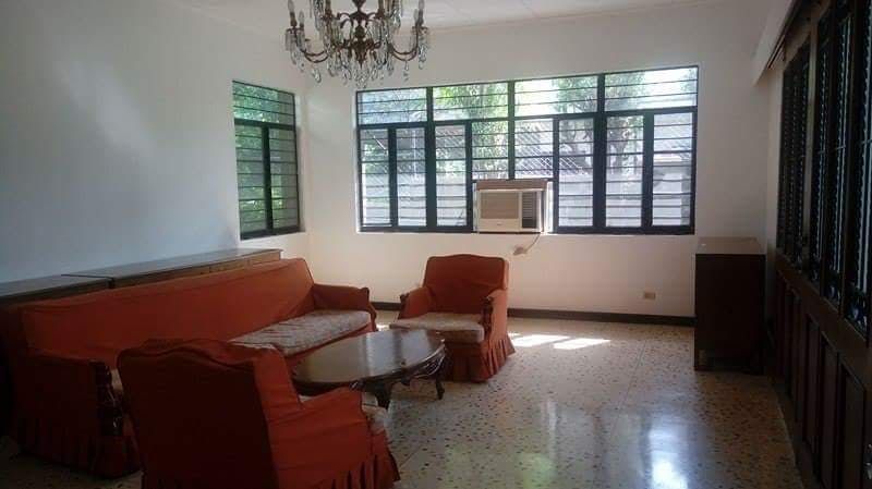 "2BR House for Rent in Dasmari?as Village, Makati"08