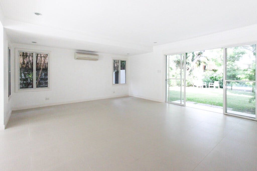 "4BR House for Rent in Dasmari?as Village, Makati"10