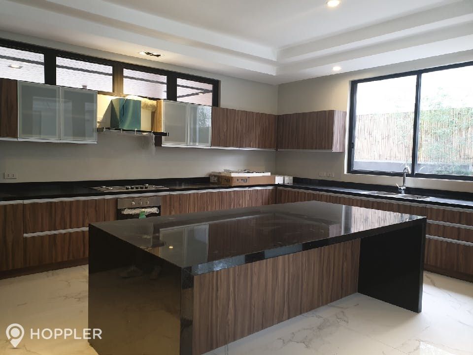 "4BR House for Rent in Ayala Alabang Village, Muntinlupa"09