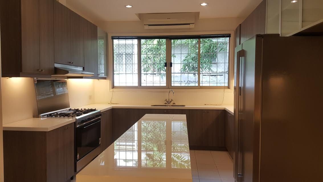 "4BR House for Rent in Dasmari?as Village, Makati"09