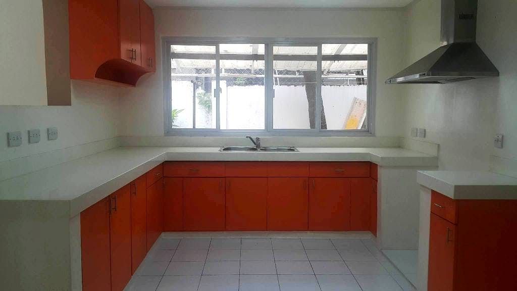 "4BR House for Rent in San Lorenzo Village, Makati"05