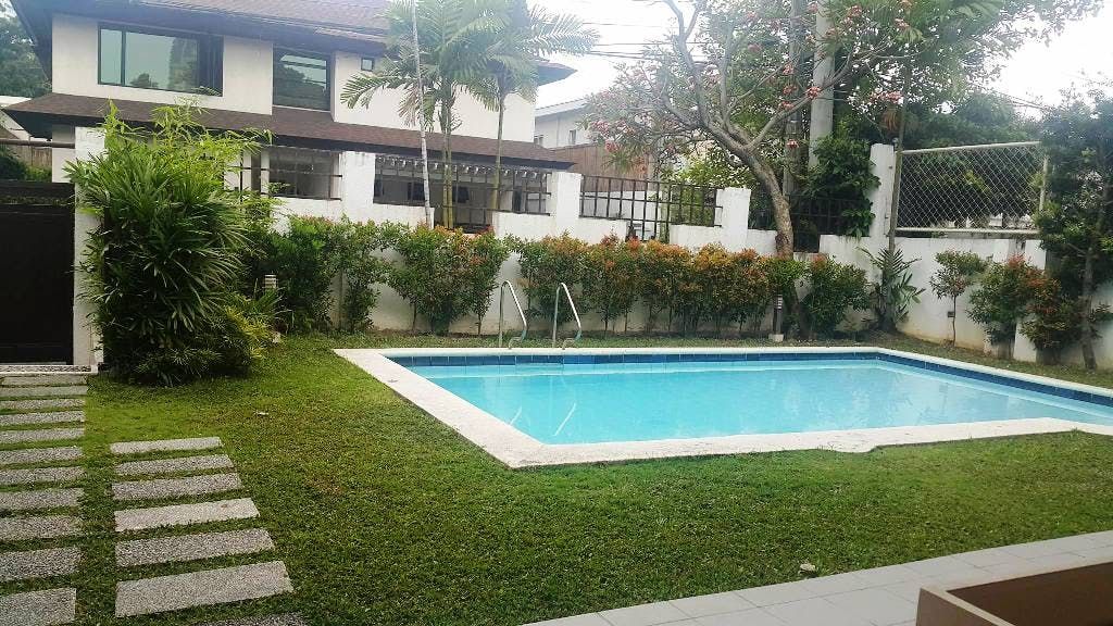 "4BR House for Rent in San Lorenzo Village, Makati"07