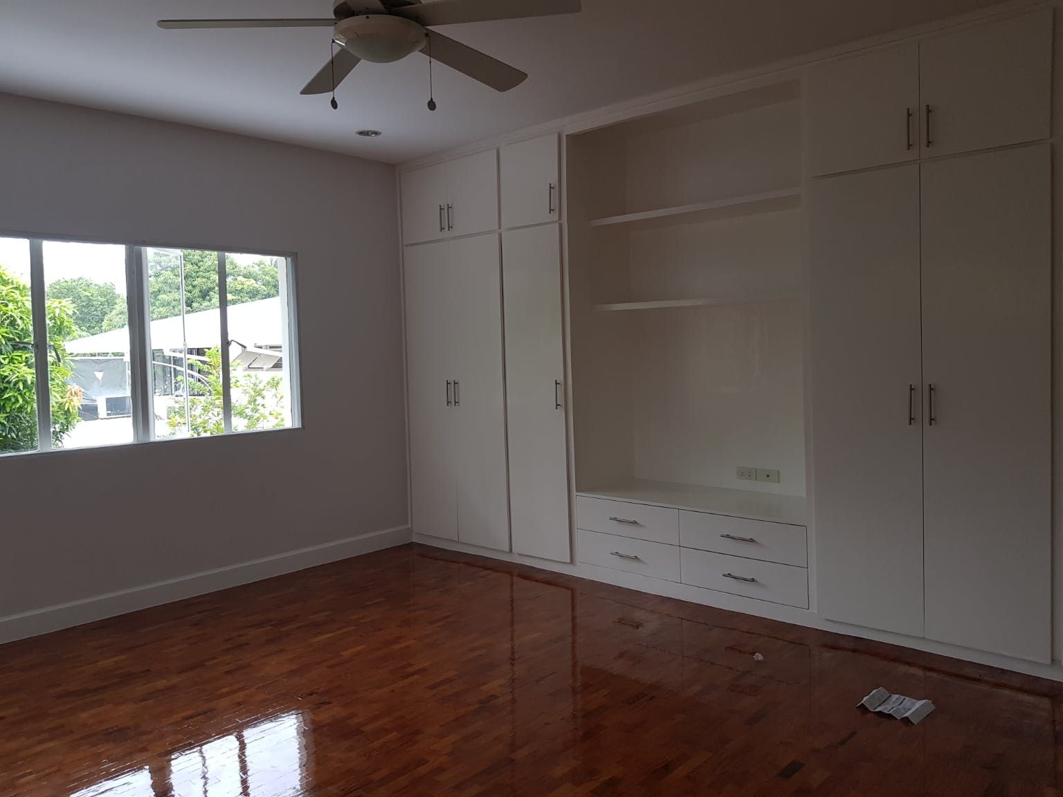 "4BR House for Rent in Dasmari?as Village, Makati"03