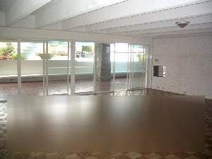 "5BR House for Rent in Dasmari?as Village, Makati"06