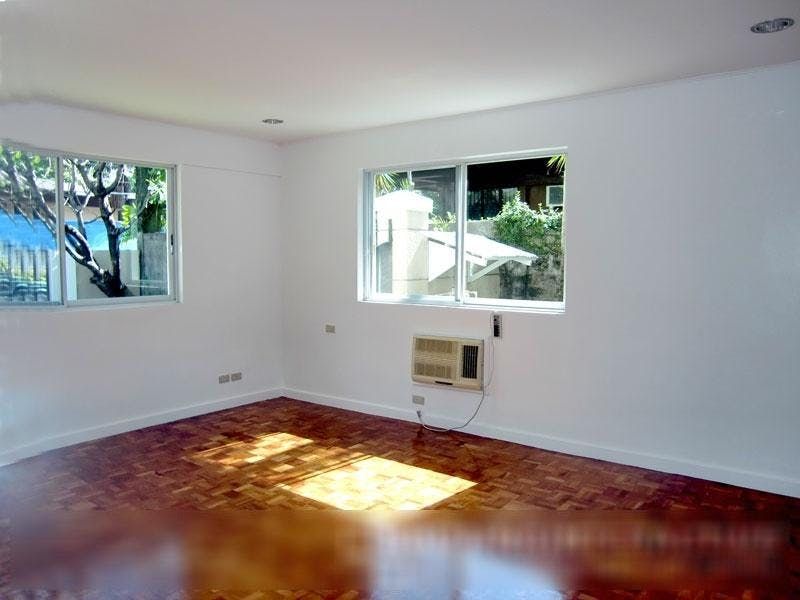 "5BR House for Rent in Dasmari?as Village, Makati"05