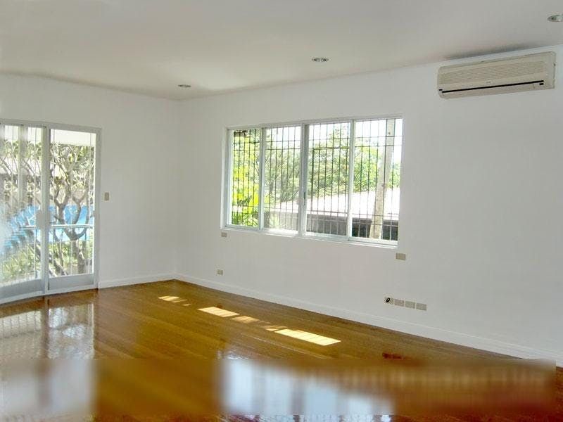 "5BR House for Rent in Dasmari?as Village, Makati"09