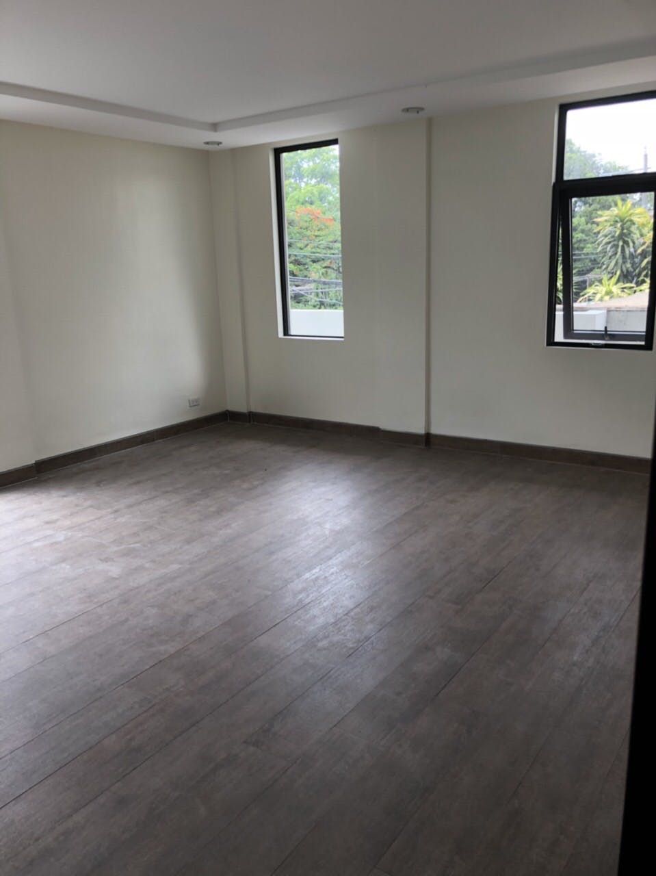 "5BR Townhouse for Rent in Varsity Hills, Quezon City"07