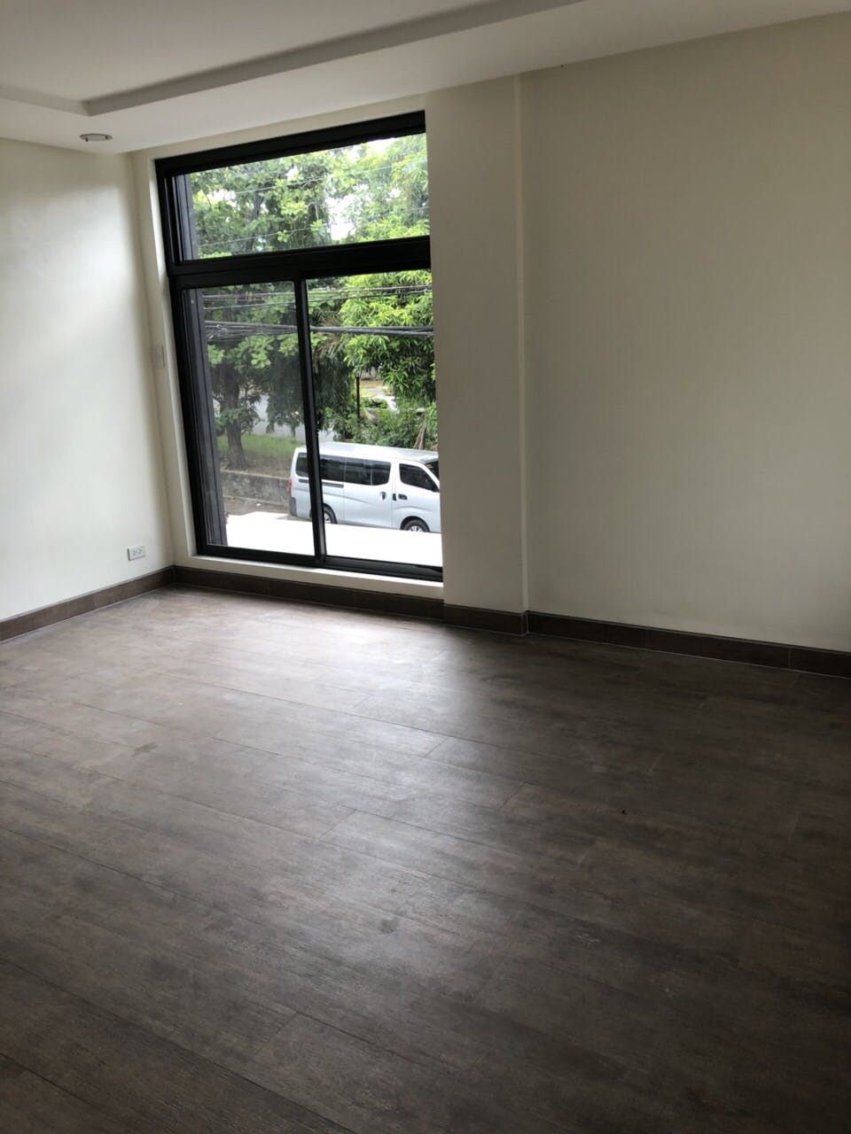 "5BR Townhouse for Rent in Varsity Hills, Quezon City"10