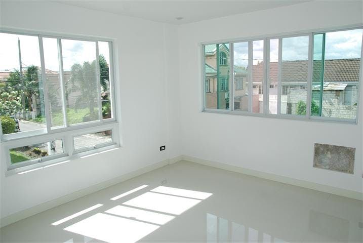 "4BR House for Rent in Cainta , Rizal"05