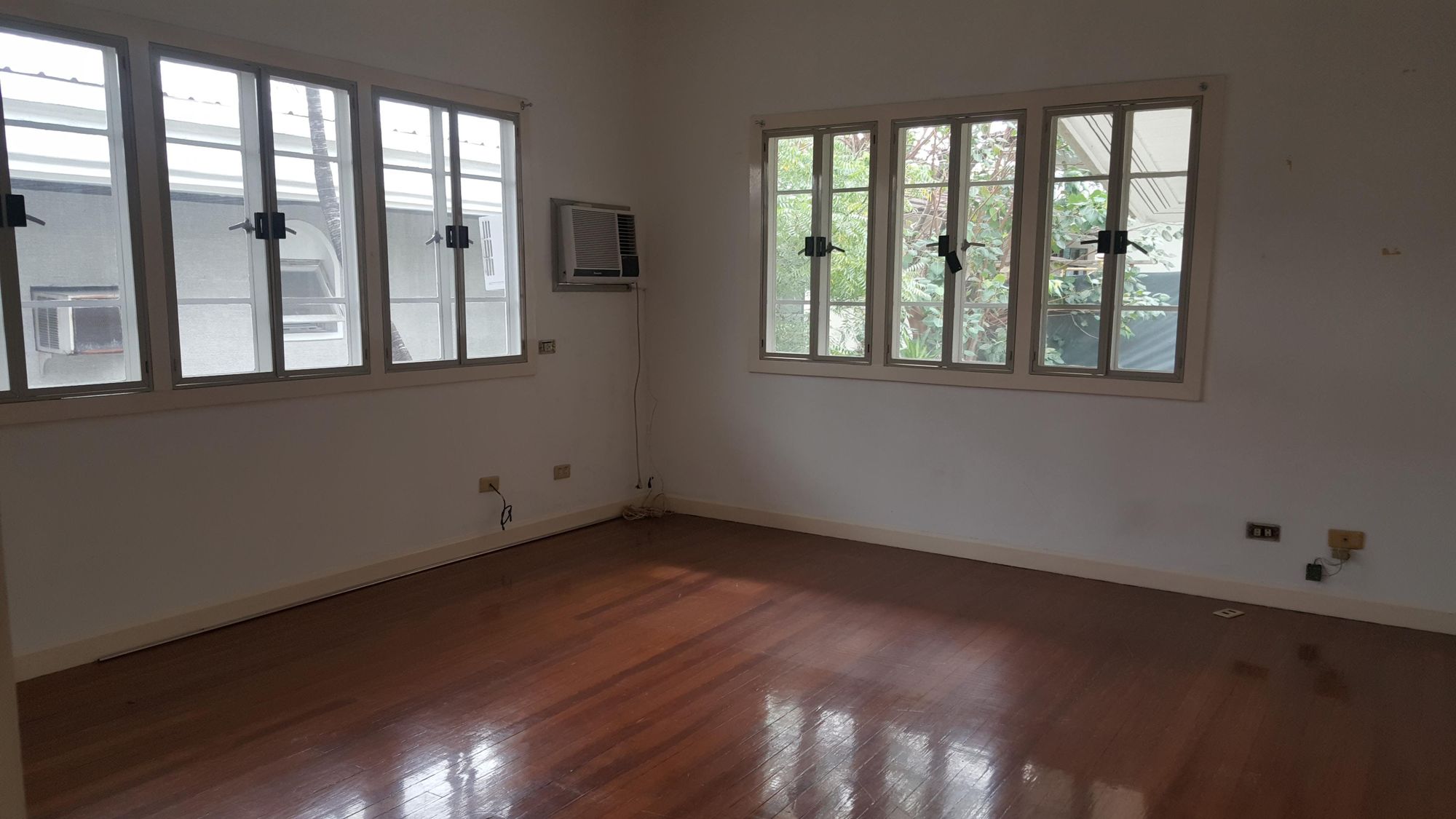 "4BR House for Rent in Bel-Air Village, Makati"04