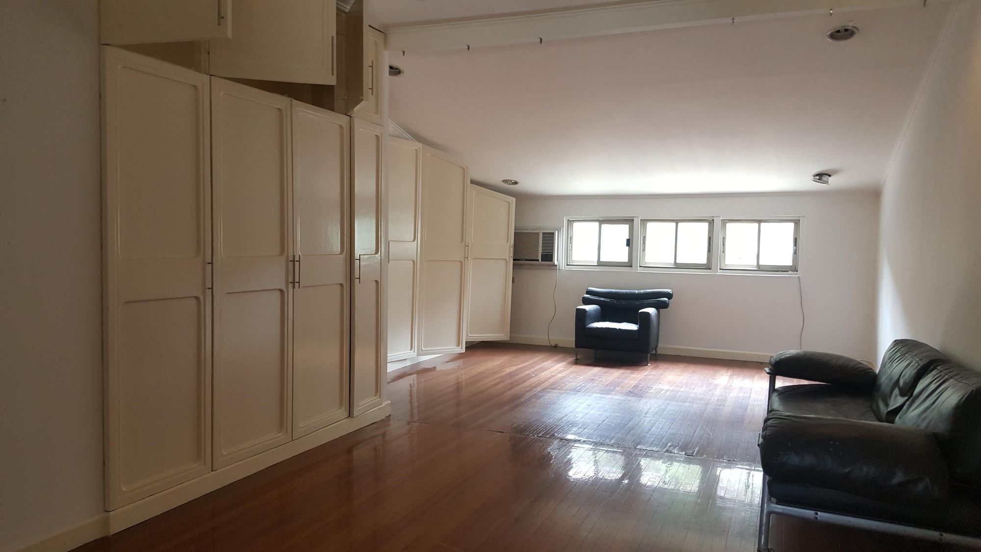 "4BR House for Rent in Bel-Air Village, Makati"09