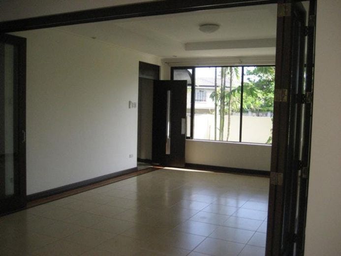 "4BR House for Rent in Ayala Alabang Village, Muntinlupa"01
