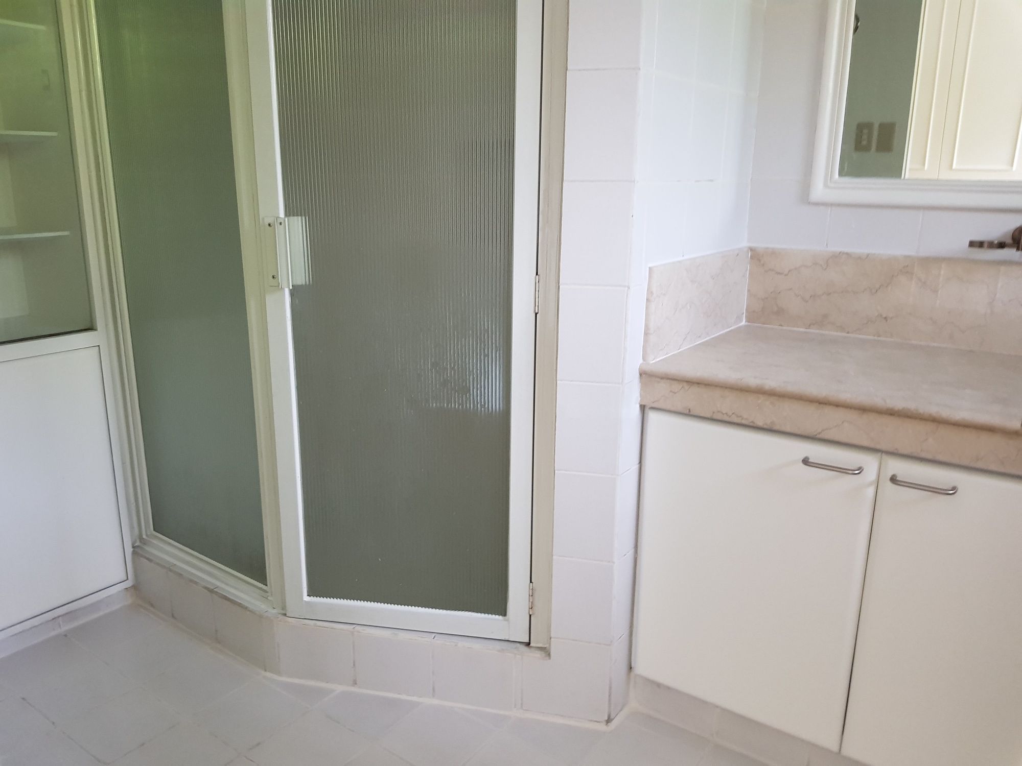 "4BR House for Rent in Urdaneta Village, Makati"09