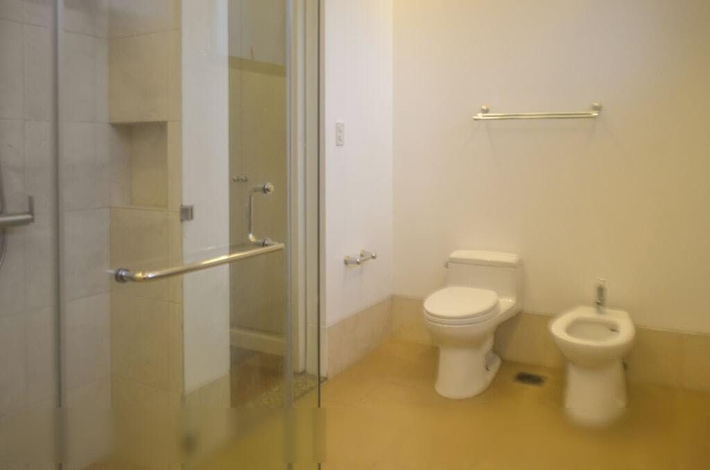 "4BR House for Rent in Urdaneta Village, Makati"04