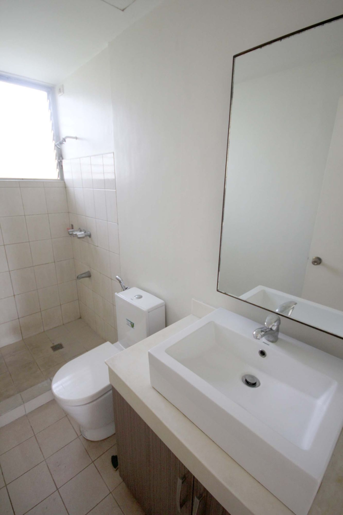 "3BR House for Rent in Palm Village, Makati"06