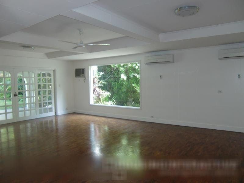"4BR House for Rent in Dasmari?as Village, Makati"04