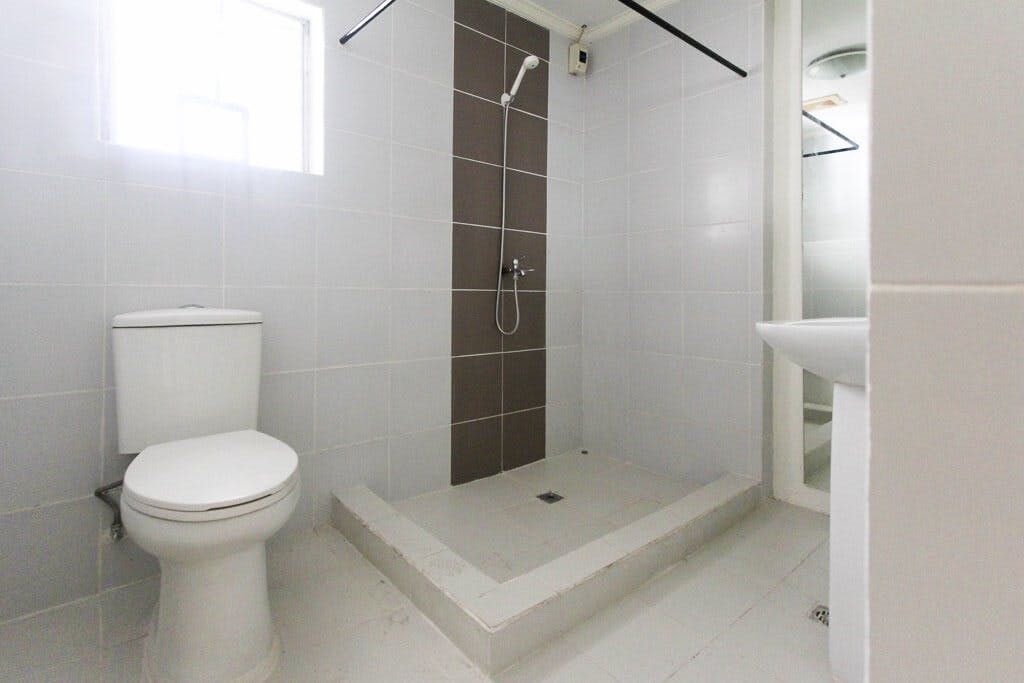 "3BR House for Rent in Palm Village, Makati"08