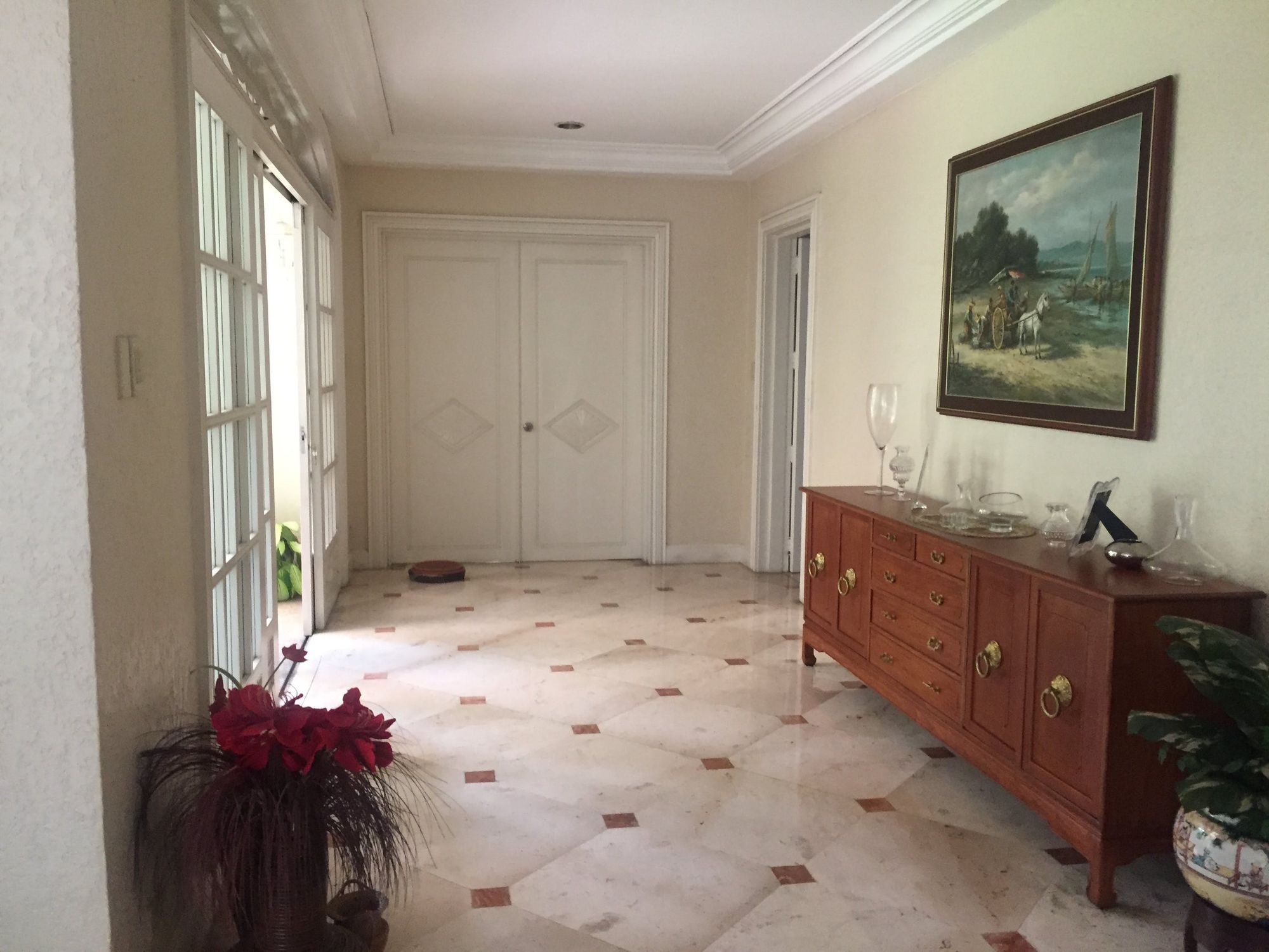 "4BR House for Rent in Dasmari?as Village, Makati"09