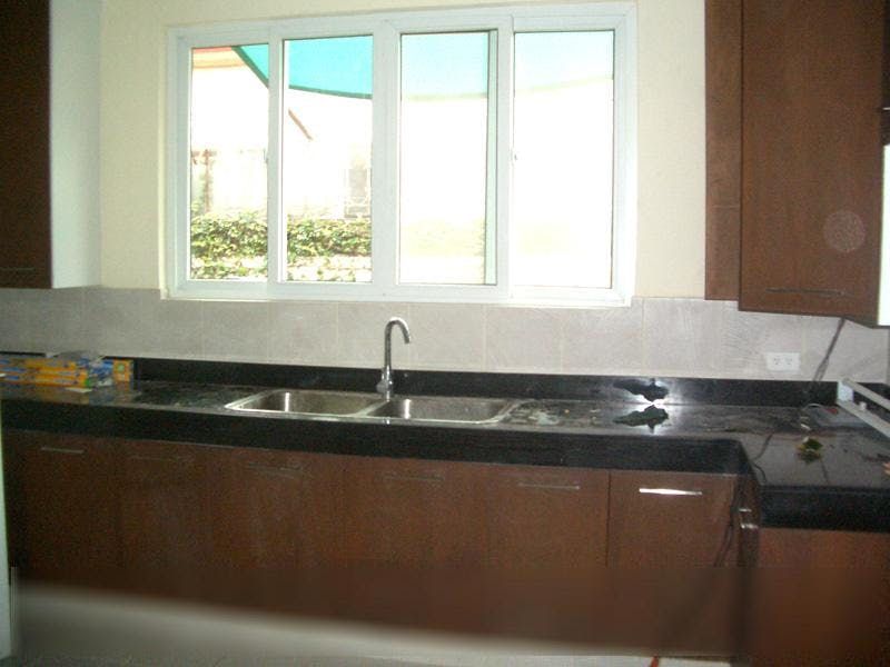 "3BR House for Rent in Dasmari?as Village, Makati"04