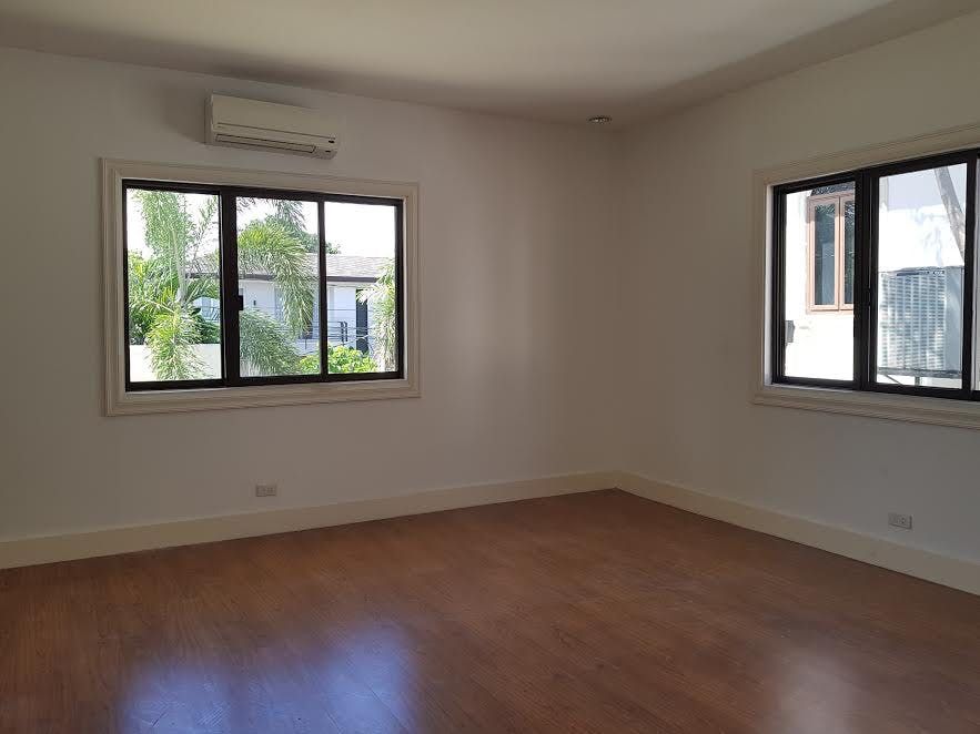 "4BR House for Rent in Dasmari?as Village, Makati"03