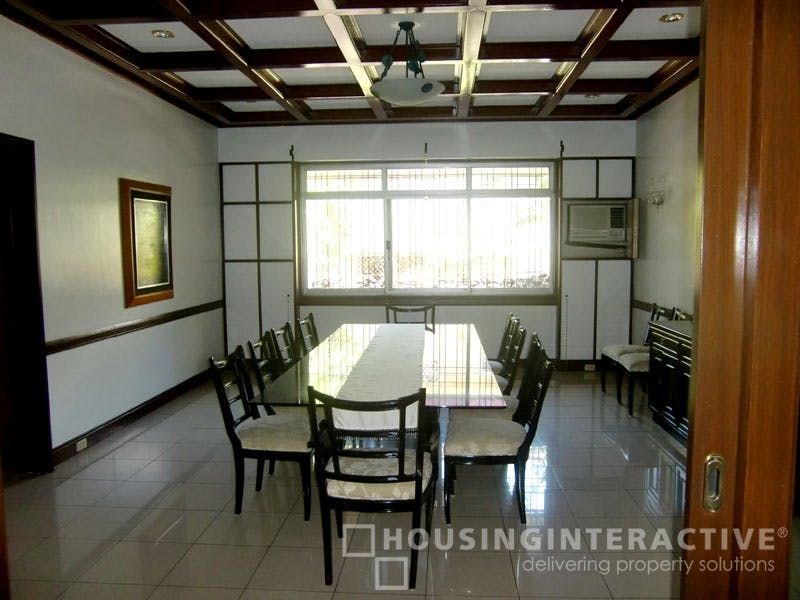 "4BR House for Rent in Dasmari?as Village, Makati"04