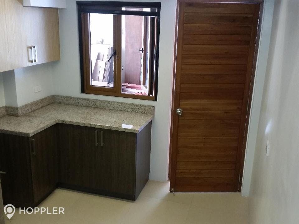 "5BR House for Rent in McKinley Hill, Taguig"04