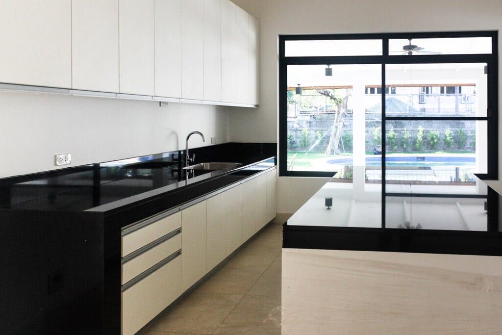 "4BR House for Rent in Urdaneta Village, Makati"06