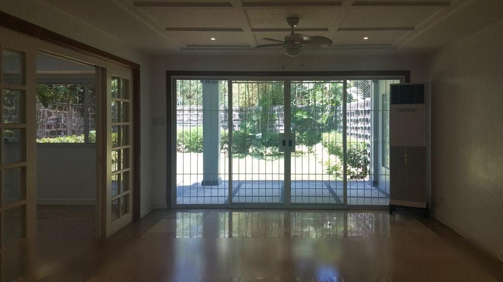 "3BR House for Rent in San Lorenzo Village, Makati"06
