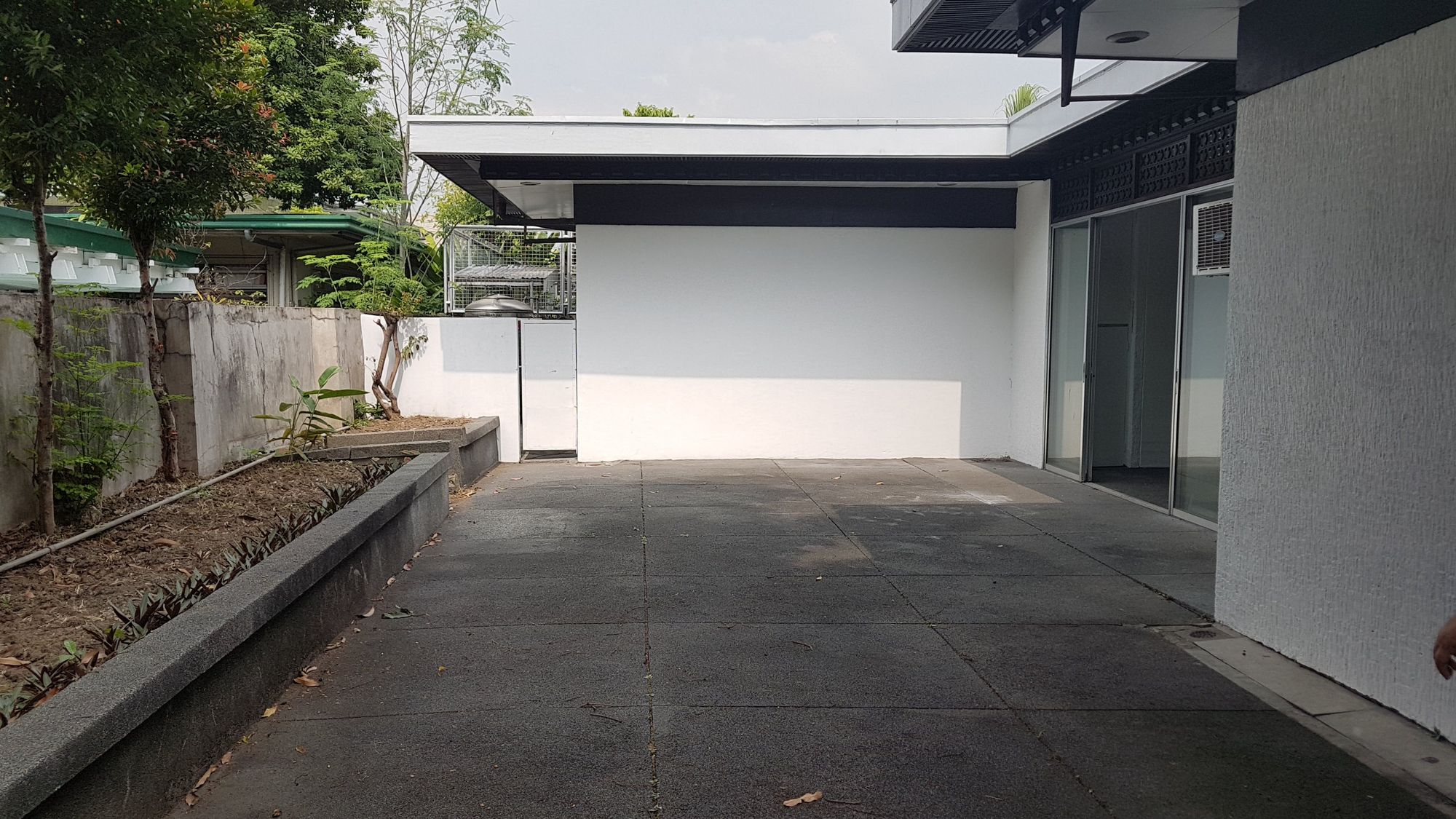 "4BR House for Rent in Magallanes, Makati"07