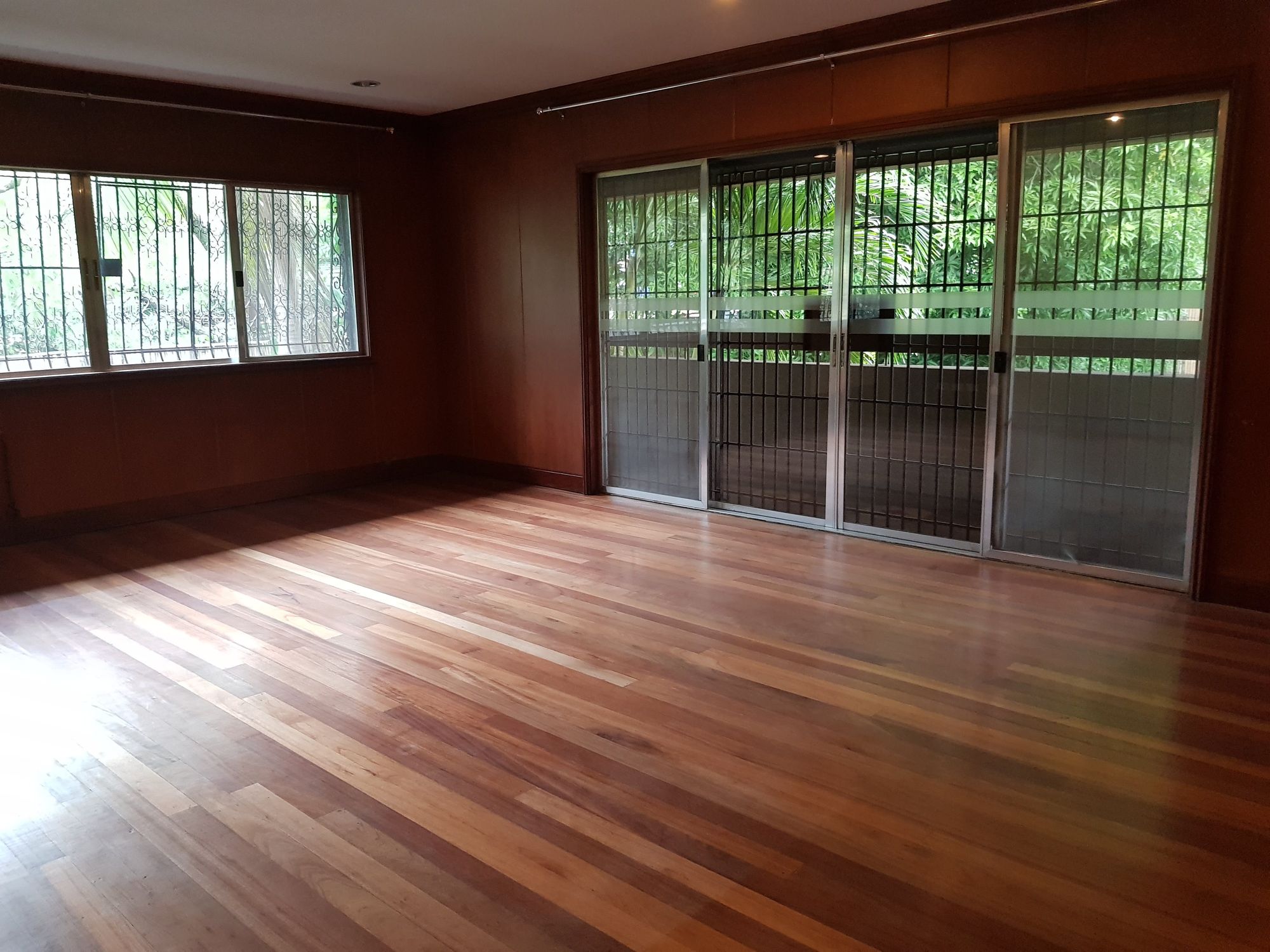 "4BR House for Rent in Dasmari?as Village, Makati"05