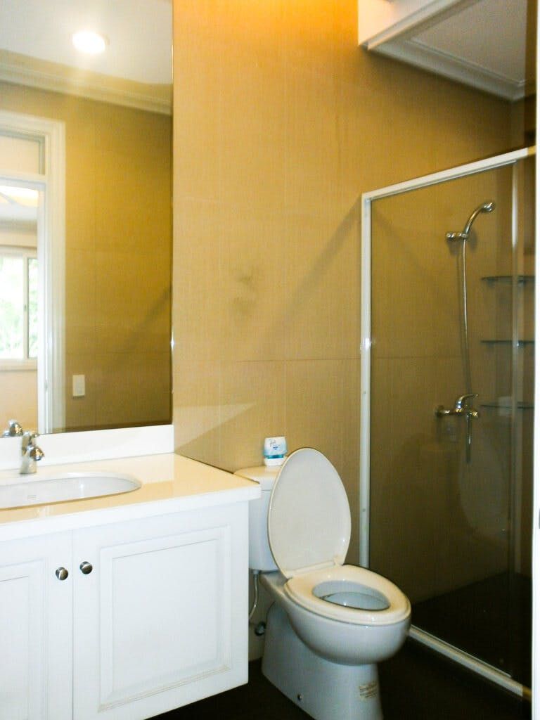 "3BR House for Rent in San Lorenzo Village, Makati"08