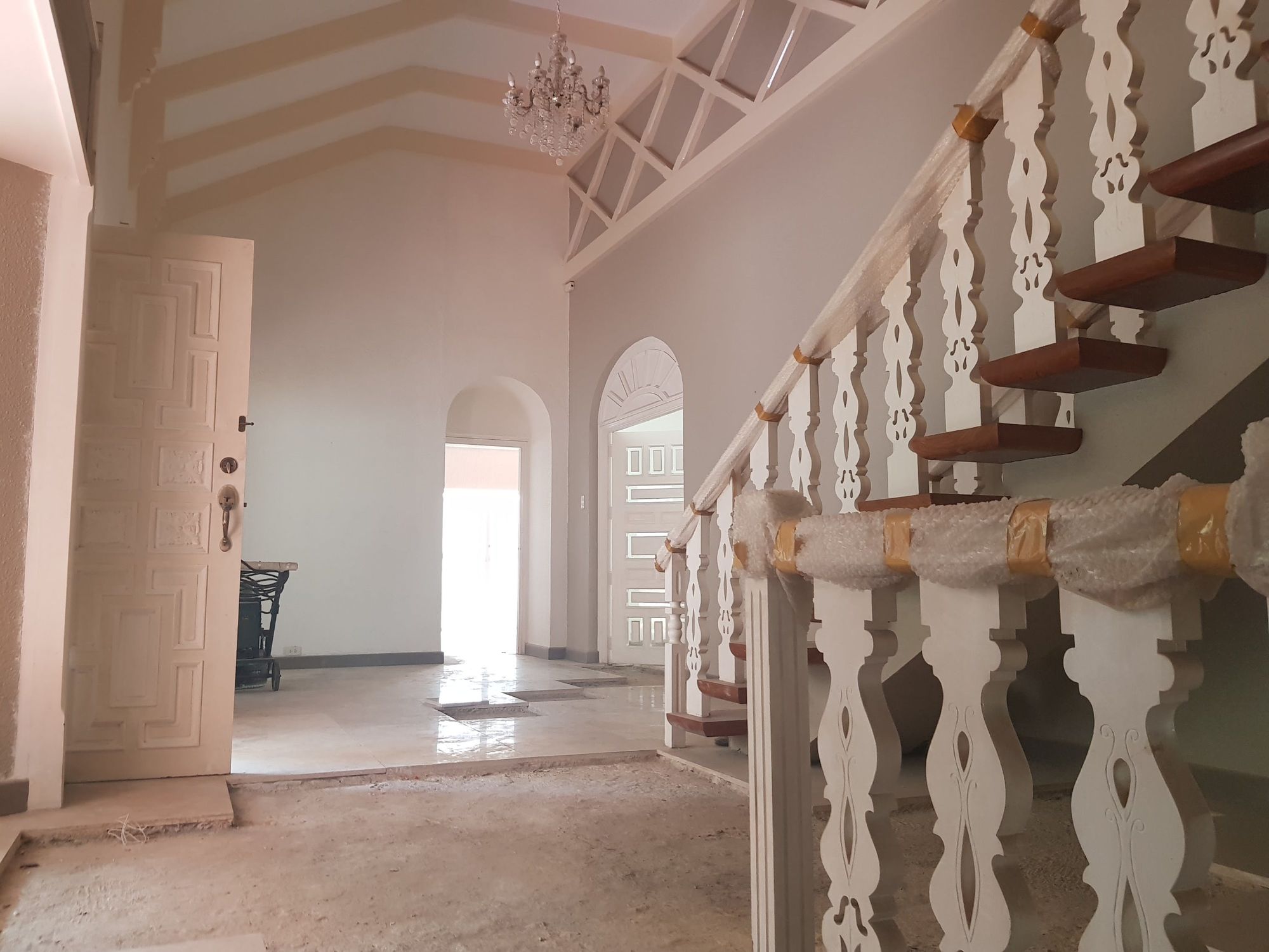 "4BR House for Rent in Dasmari?as Village, Makati"05