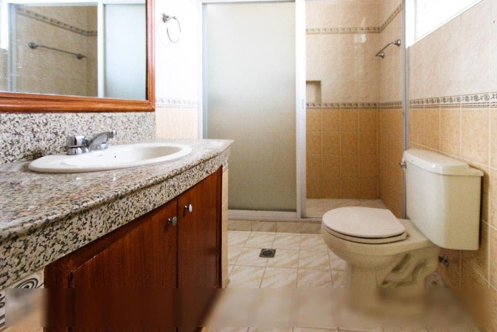 "3BR House for Rent in Urdaneta Village, Makati"04