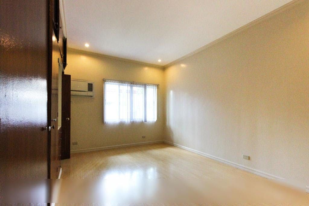"3BR House for Rent in Urdaneta Village, Makati"10