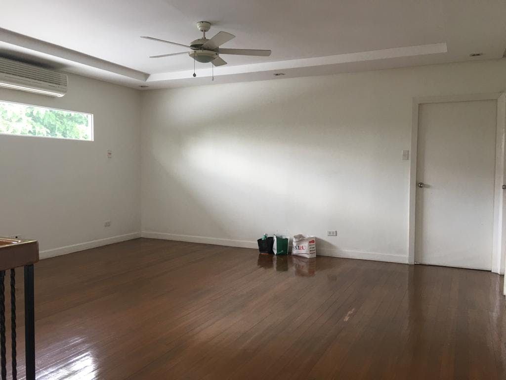 "4BR House for Rent in Dasmari?as Village, Makati"06