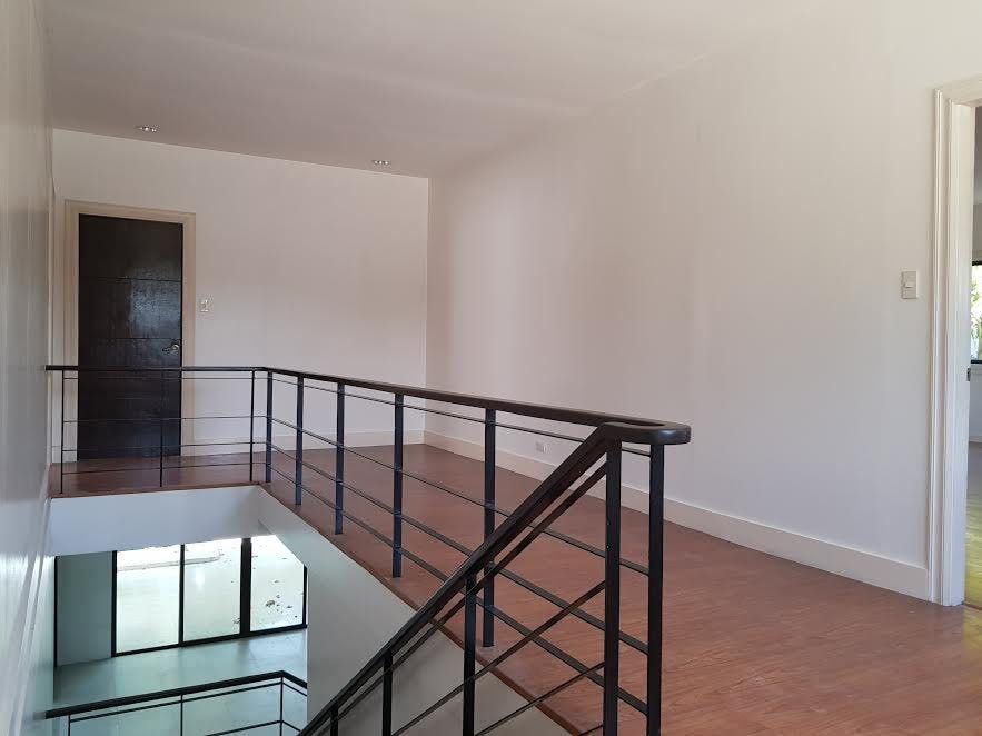 "4BR House for Rent in Dasmari?as Village, Makati"04