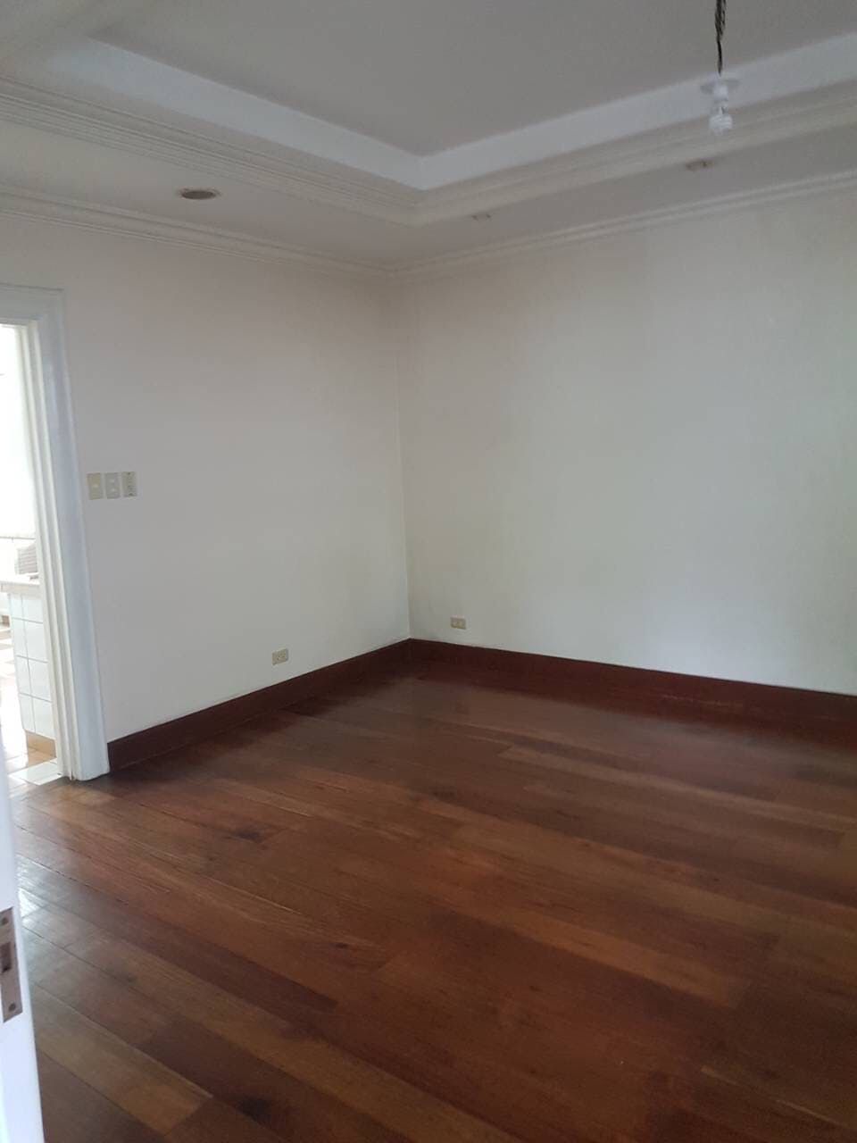 "4BR House for Rent in San Lorenzo Village, Makati"04