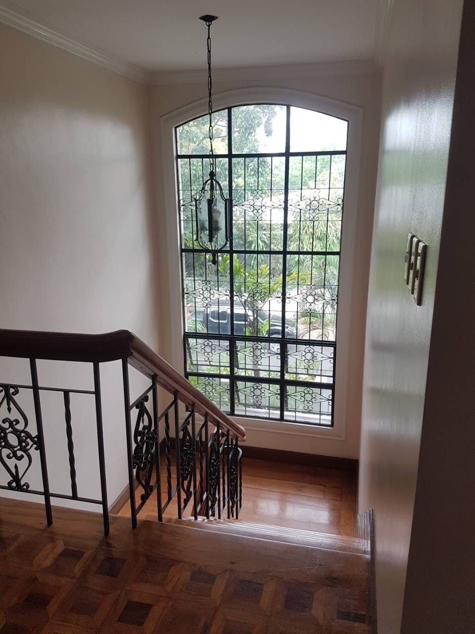 "4BR House for Rent in San Lorenzo Village, Makati"06