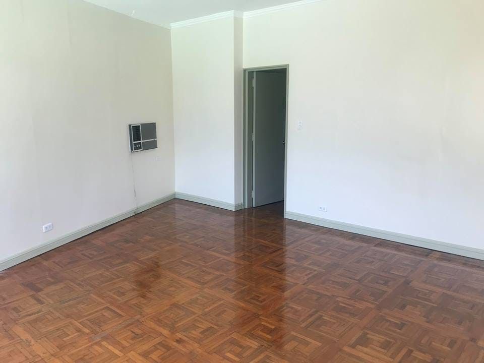"3BR House for Rent in Dasmari?as Village, Makati"06