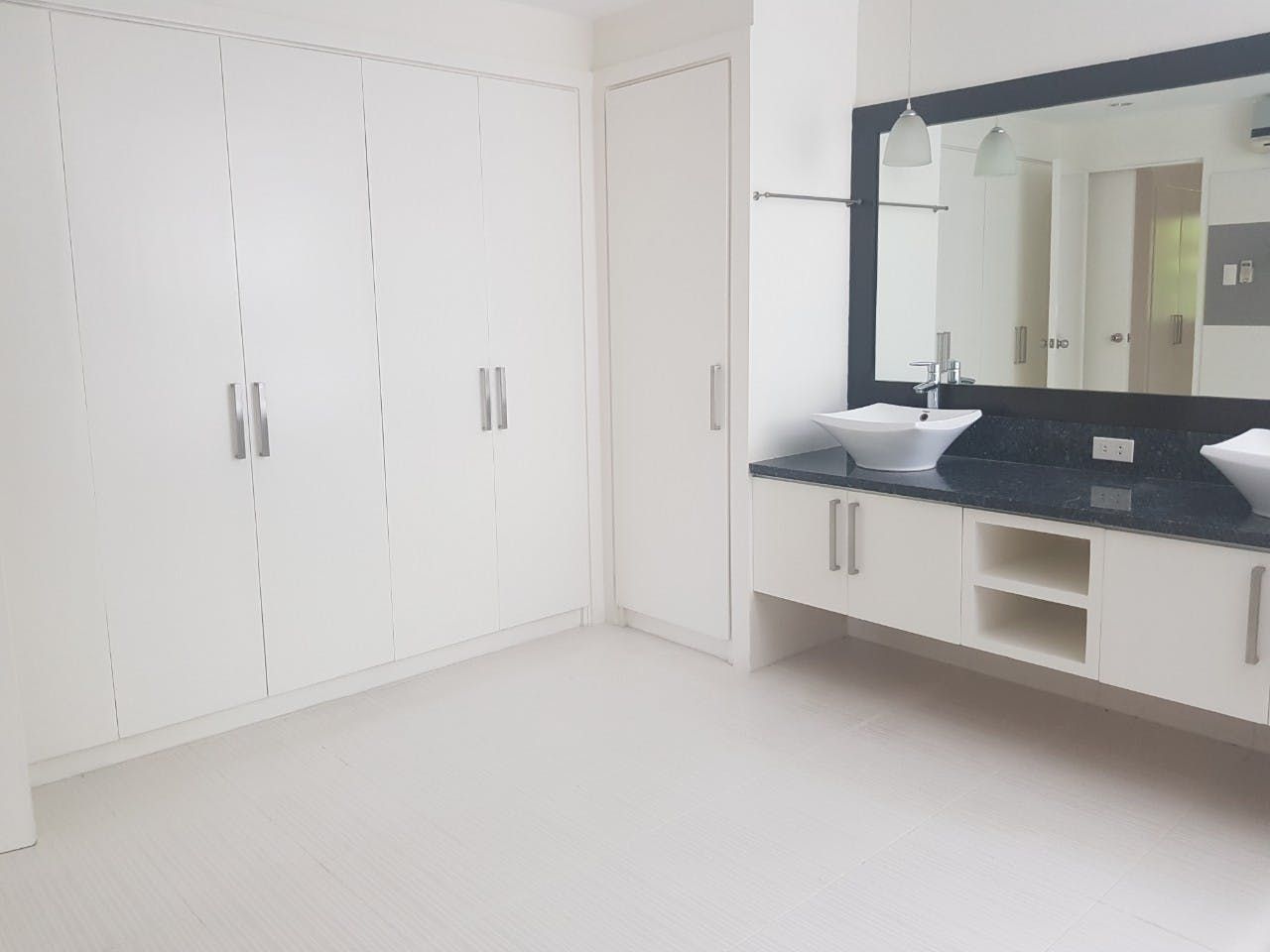"4BR House for Rent in Dasmari?as Village, Makati"10