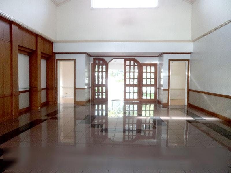 "4BR House for Rent in Dasmari?as Village, Makati"04