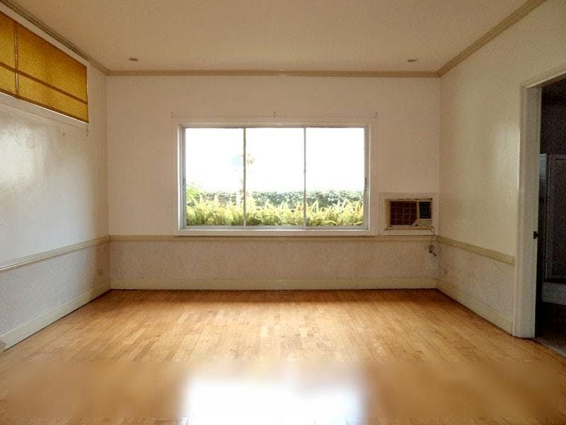 "4BR House for Rent in Dasmari?as Village, Makati"08