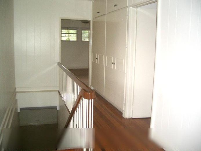 "3BR House for Rent in Dasmari?as Village, Makati"01