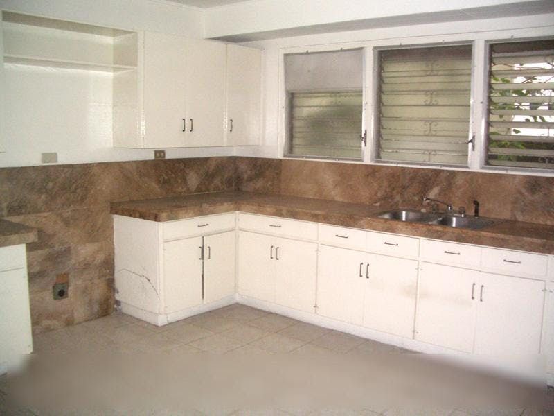 "3BR House for Rent in Dasmari?as Village, Makati"04
