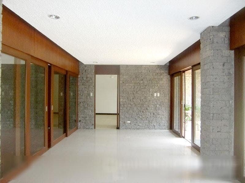 "4BR House for Rent in Dasmari?as Village, Makati"06