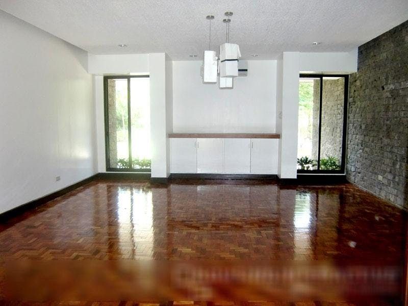 "4BR House for Rent in Dasmari?as Village, Makati"08