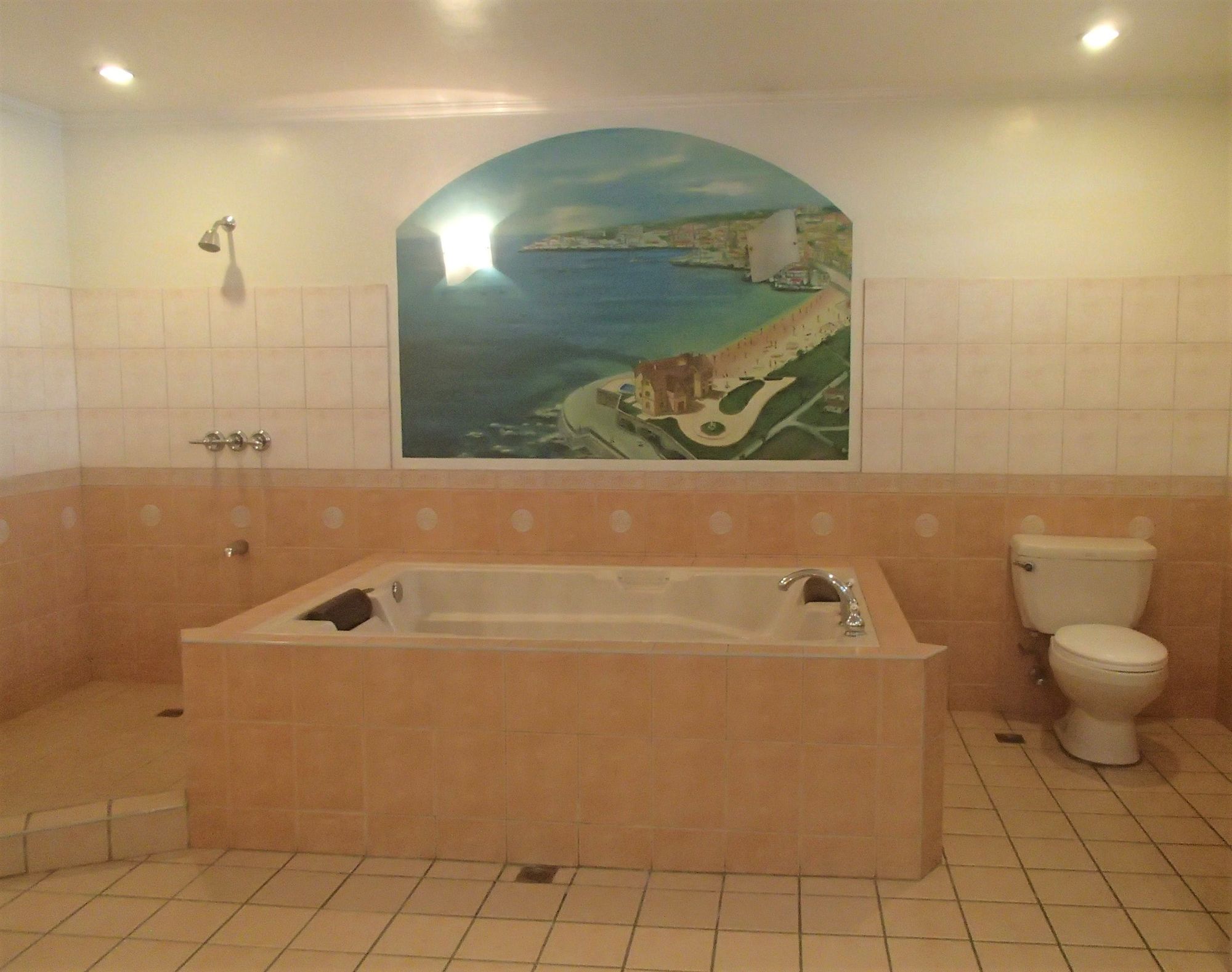 "4BR House for Rent in White Plains, Quezon City"04