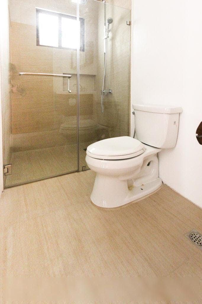 "4BR House for Rent in Dasmari?as Village, Makati"04