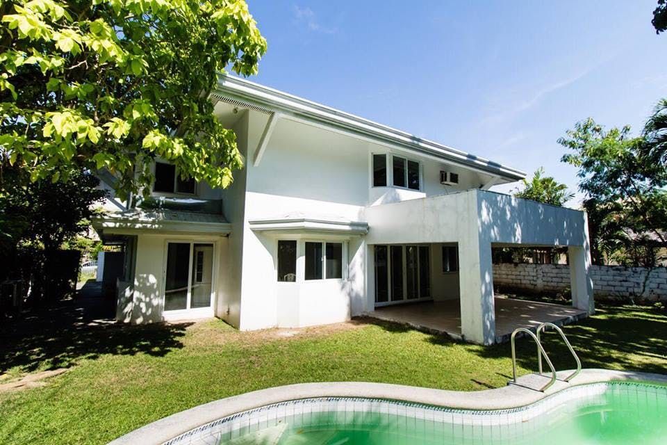 "4BR House for Rent in Ayala Alabang Village, Muntinlupa"10